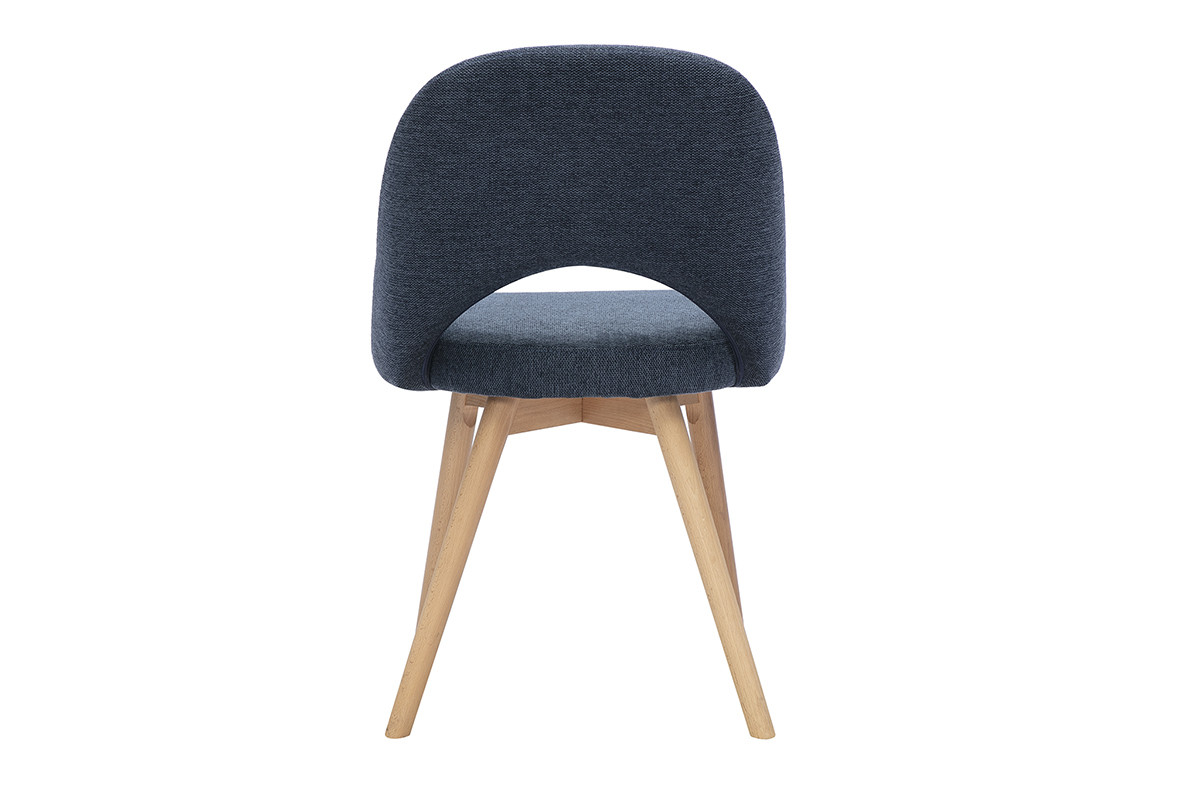 Silla escandinava azul de tela de terciopelo, vista trasera, con base de madera clara.