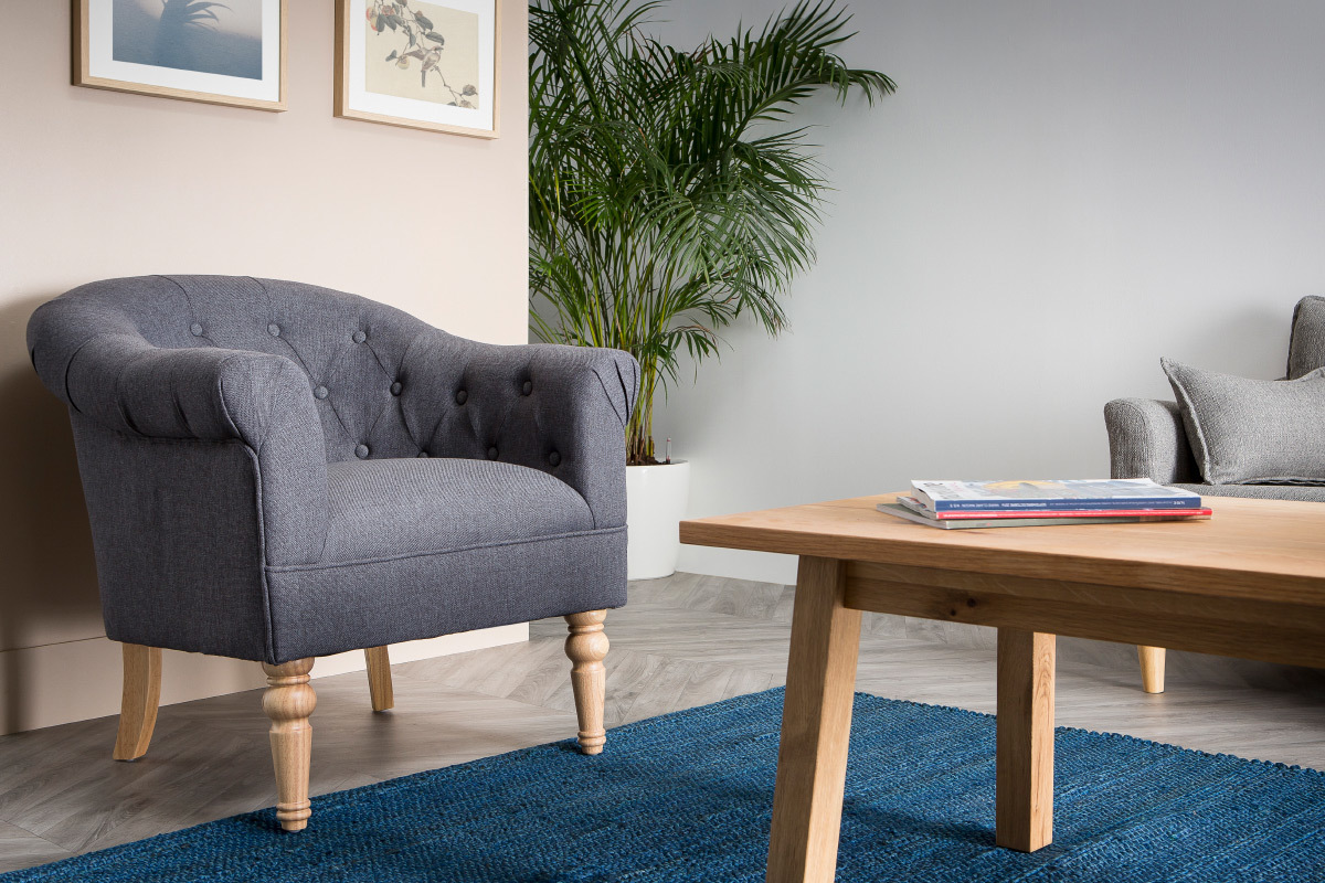 Sill�n cl�sico tejido gris oscuro patas madera BALTHAZAR