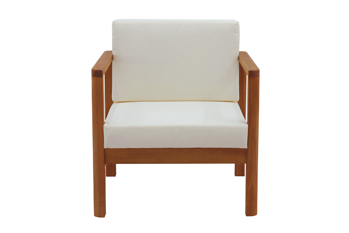 Silln de jardn de madera maciza con cojines beige AKIS