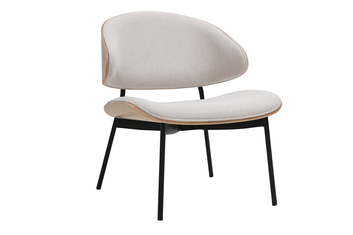 Silln beige de tela efecto terciopelo con patas de metal negro, vista de tres cuartos.