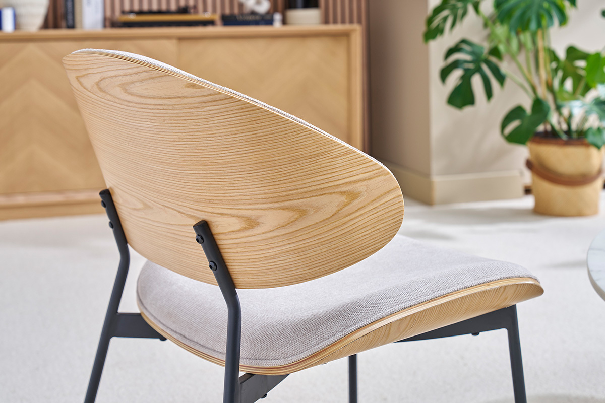 Sill�n de tela efecto terciopelo texturizado beige, madera clara y metal negro FABULO