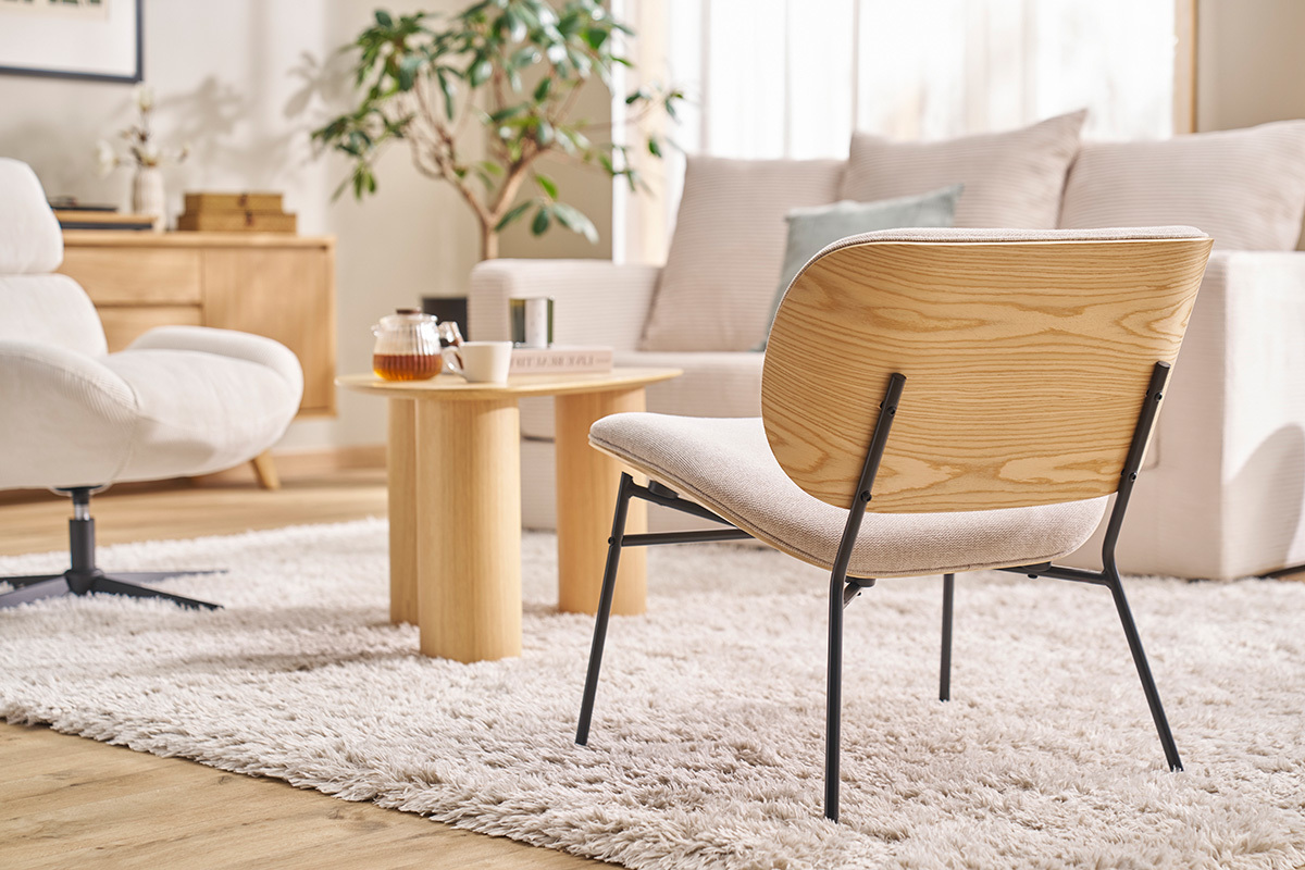 Silln de tela efecto terciopelo texturizado beige y metal negro SHELBY