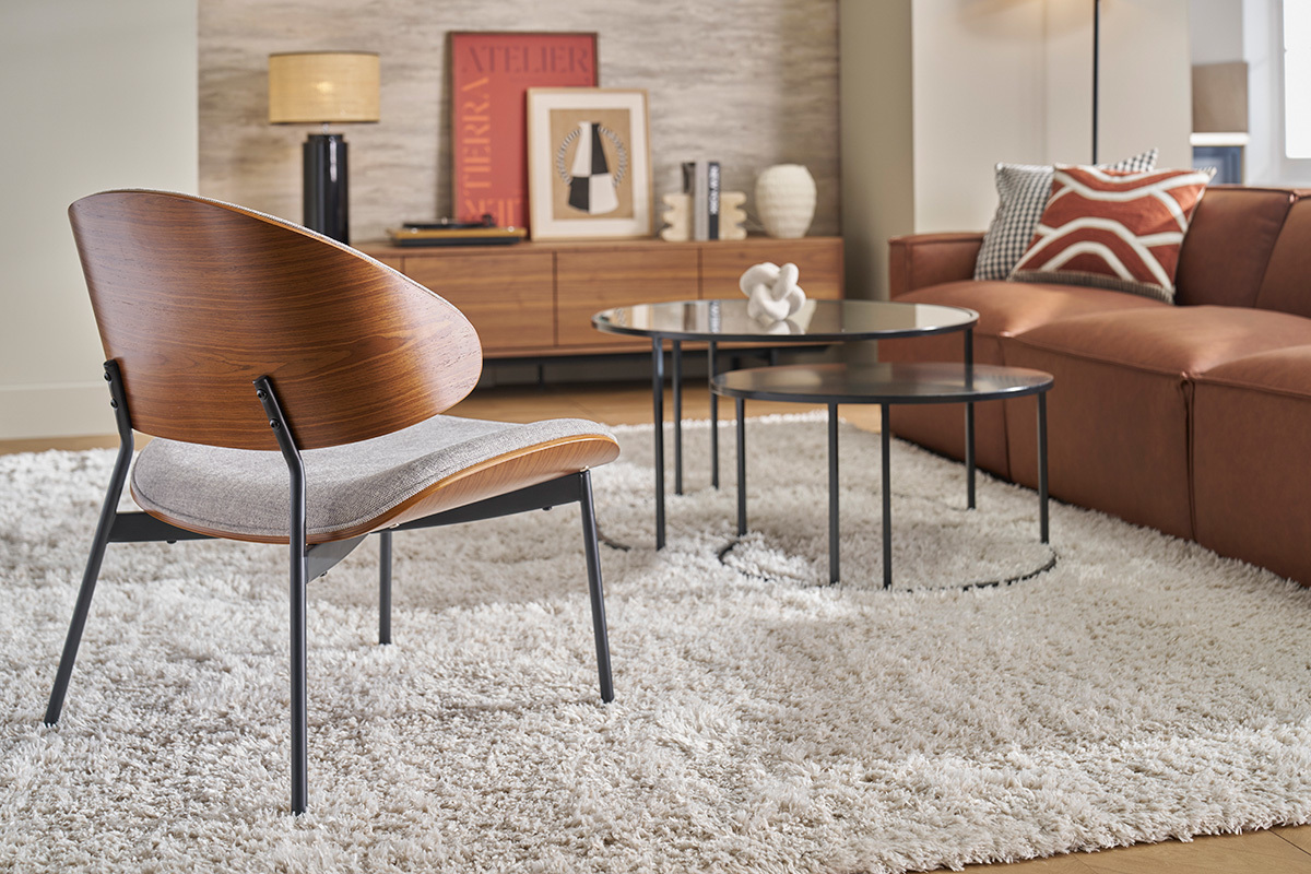 Sill�n de tela efecto terciopelo texturizado gris, madera oscura y metal negro FABULO