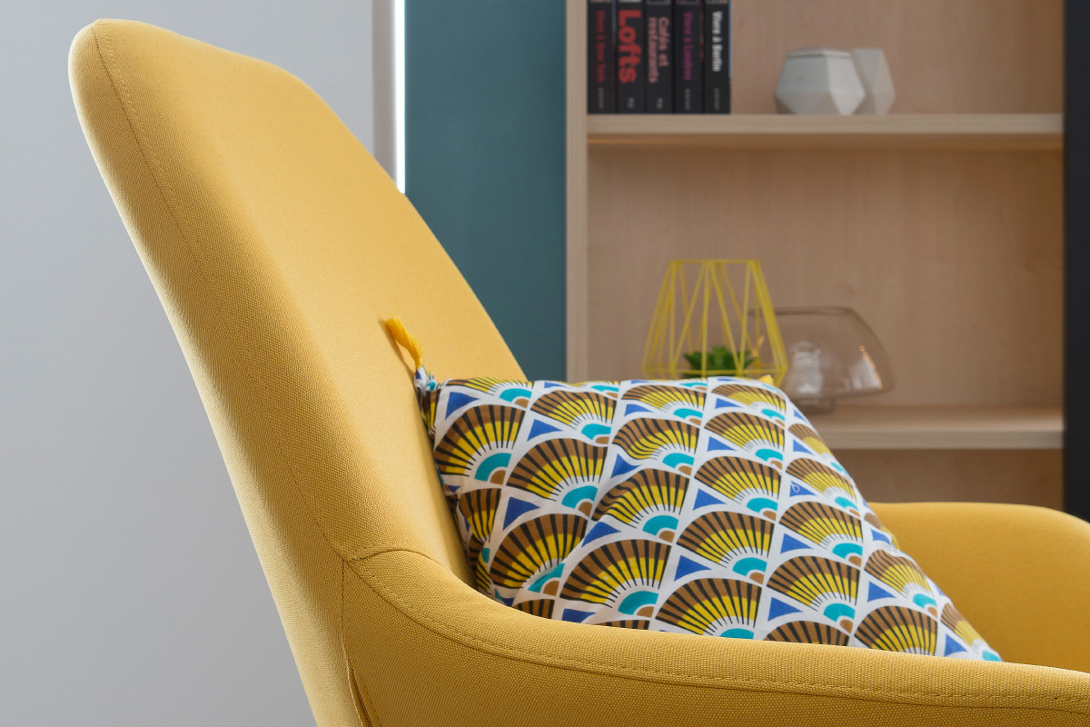 Silln diseo contemporneo amarillo OSWALD