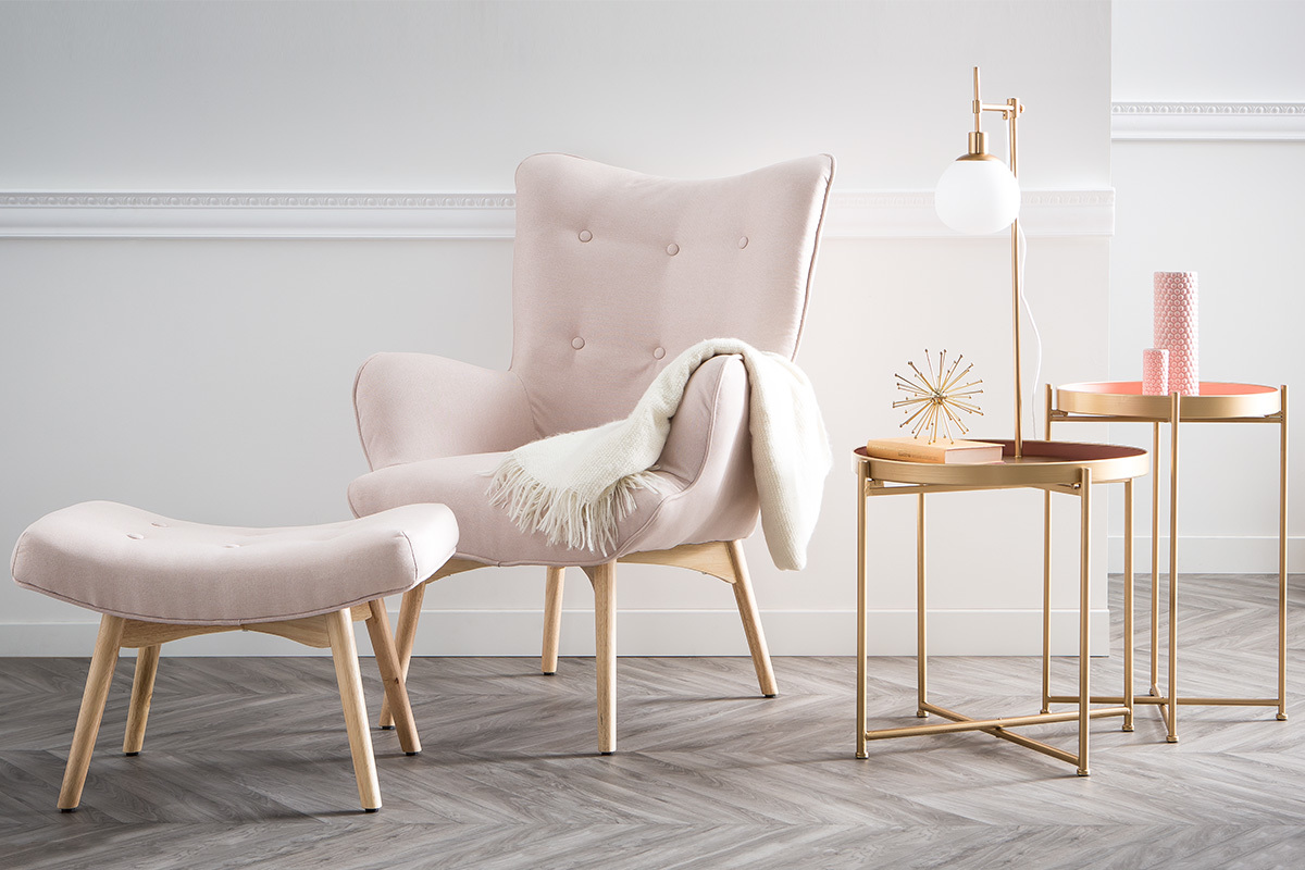 Silln diseo escandinavo y reposapis rosa y madera clara BRISTOL