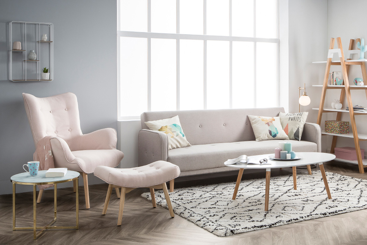 Silln diseo escandinavo y reposapis rosa y madera clara BRISTOL