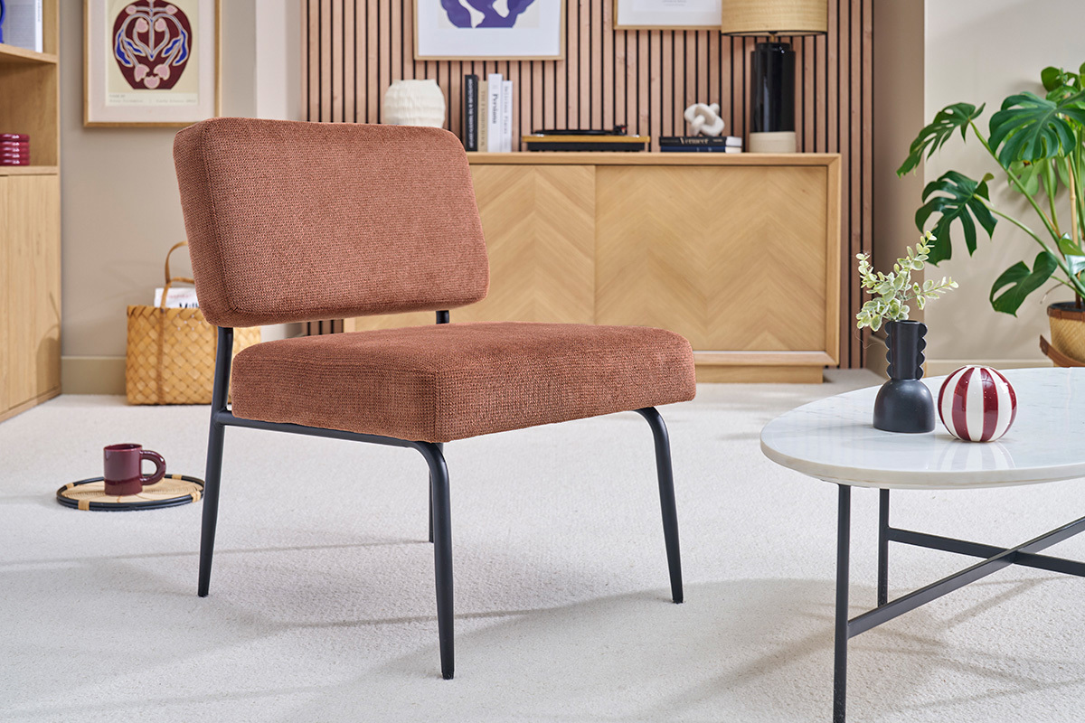 Sill�n en tejido efecto terciopelo texturizado tierra quemada y metal negro VEDANA