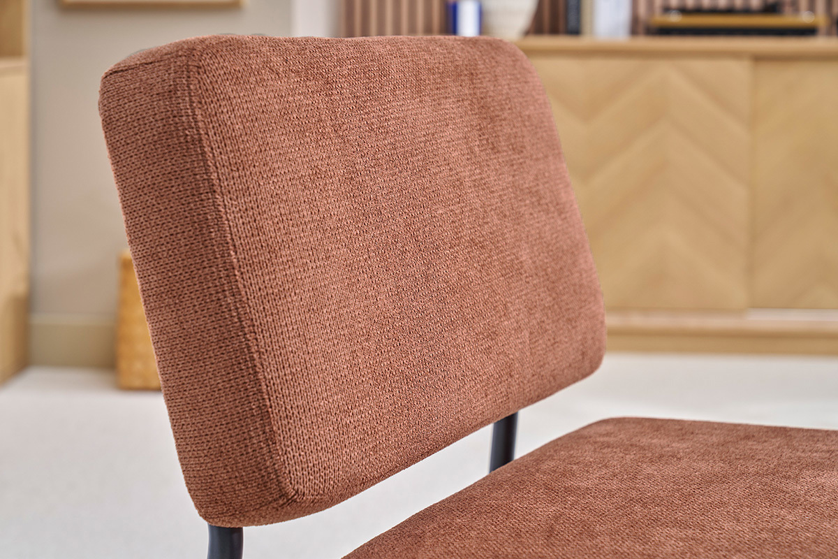 Sill�n en tejido efecto terciopelo texturizado tierra quemada y metal negro VEDANA