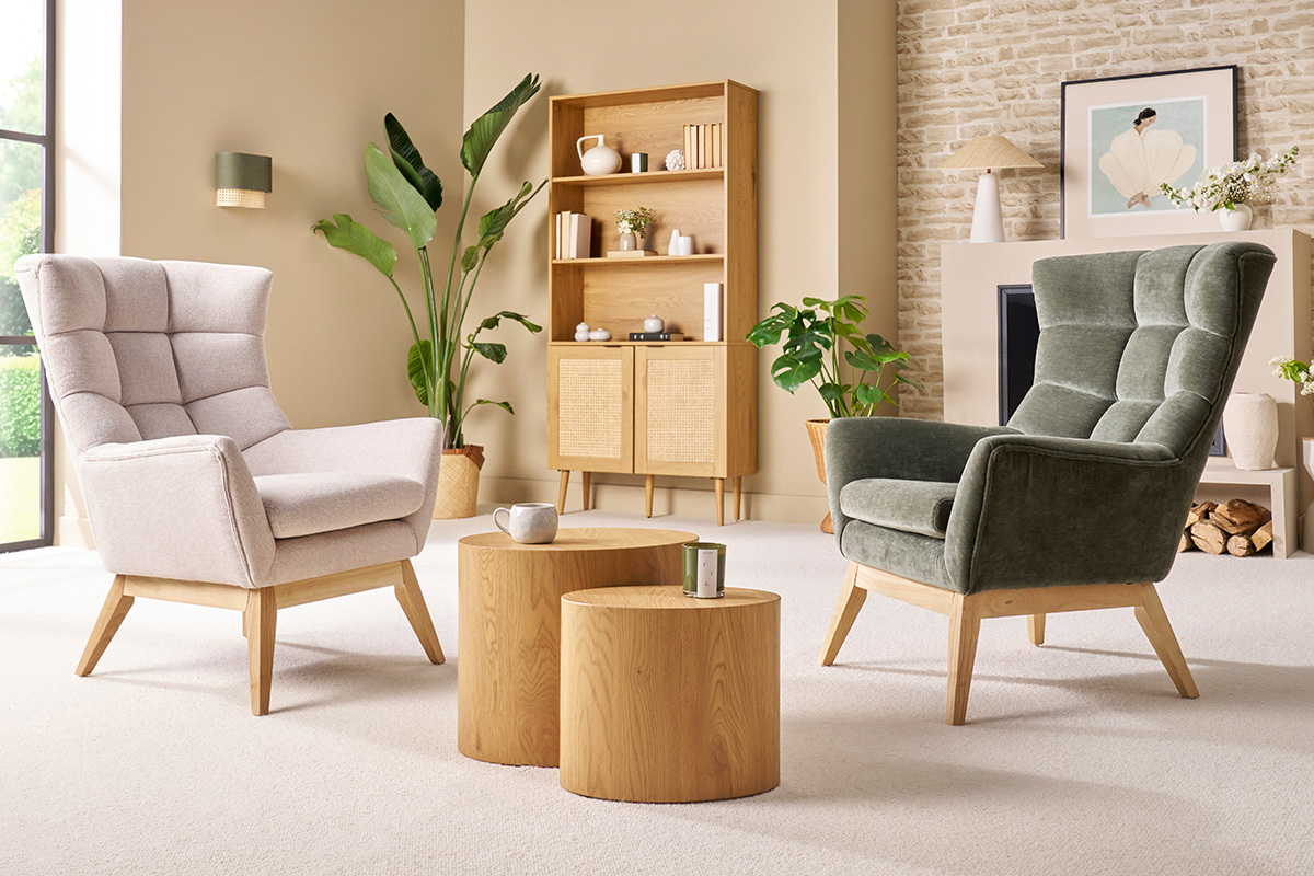 Silln escandinavo en tejido chenilla celadn y madera clara BRODY