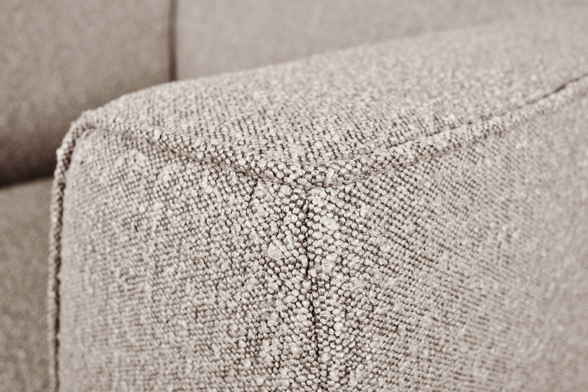 Sillón estilo nórdico de tejido rizado estilo lana de color topo MORRIS