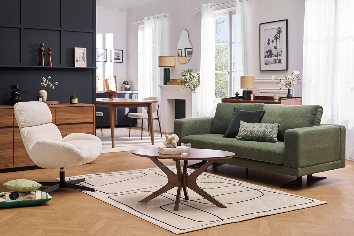 Sill�n giratorio KLEM en tejido de terciopelo, con metal negro, en un interior moderno.