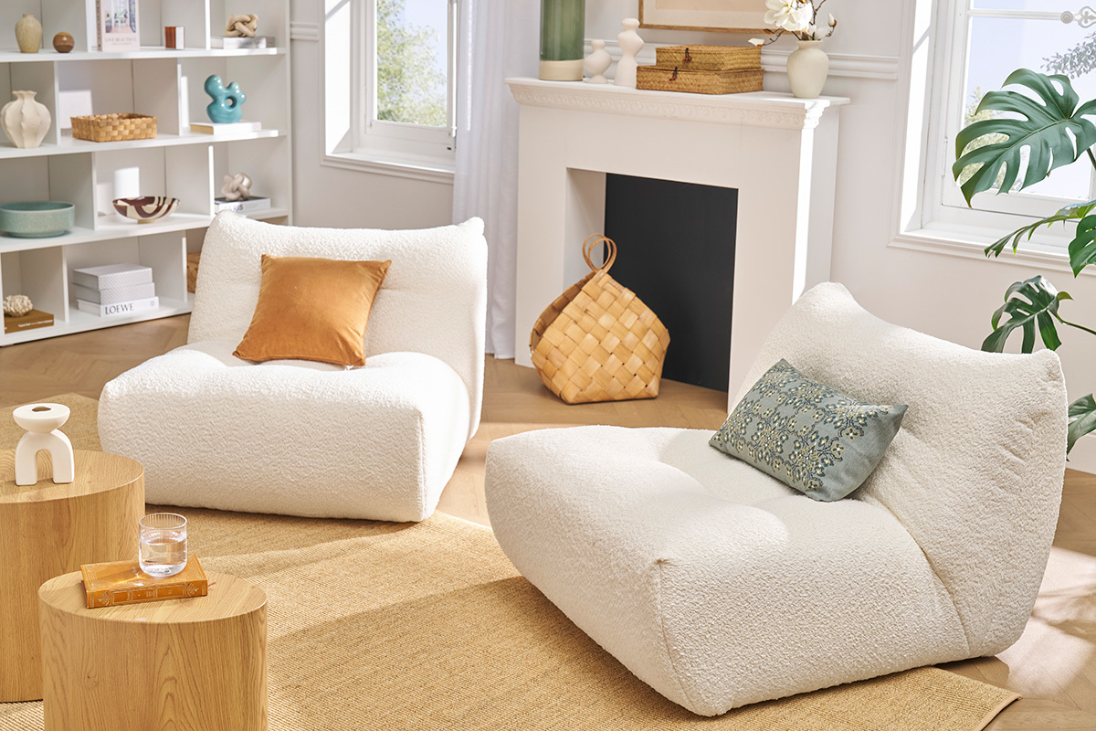 Silln lounge de tela efecto terciopelo texturizado en color topo BUMPY