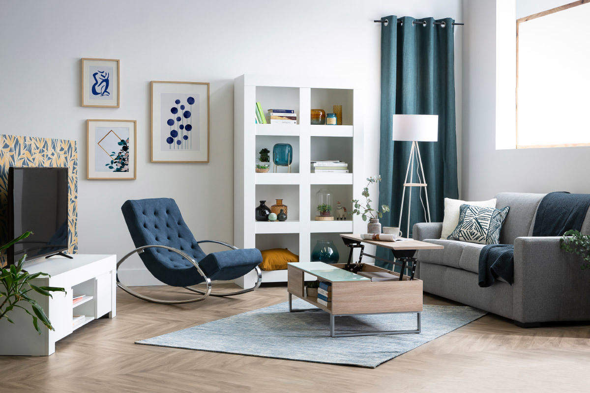 Sillón mecedora moderno efecto terciopelo azul CHESTY