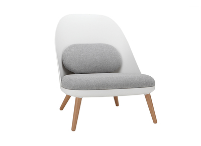 Sill&oacute;n moderno blanco con coj&iacute;n en tejido y patas madera clara LEAF