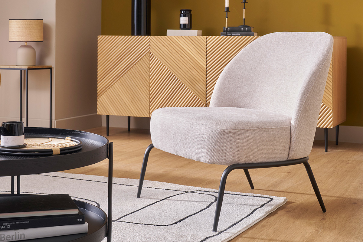 Silln moderno de tejido efecto aterciopelado texturizado beige y metal negro BREGO