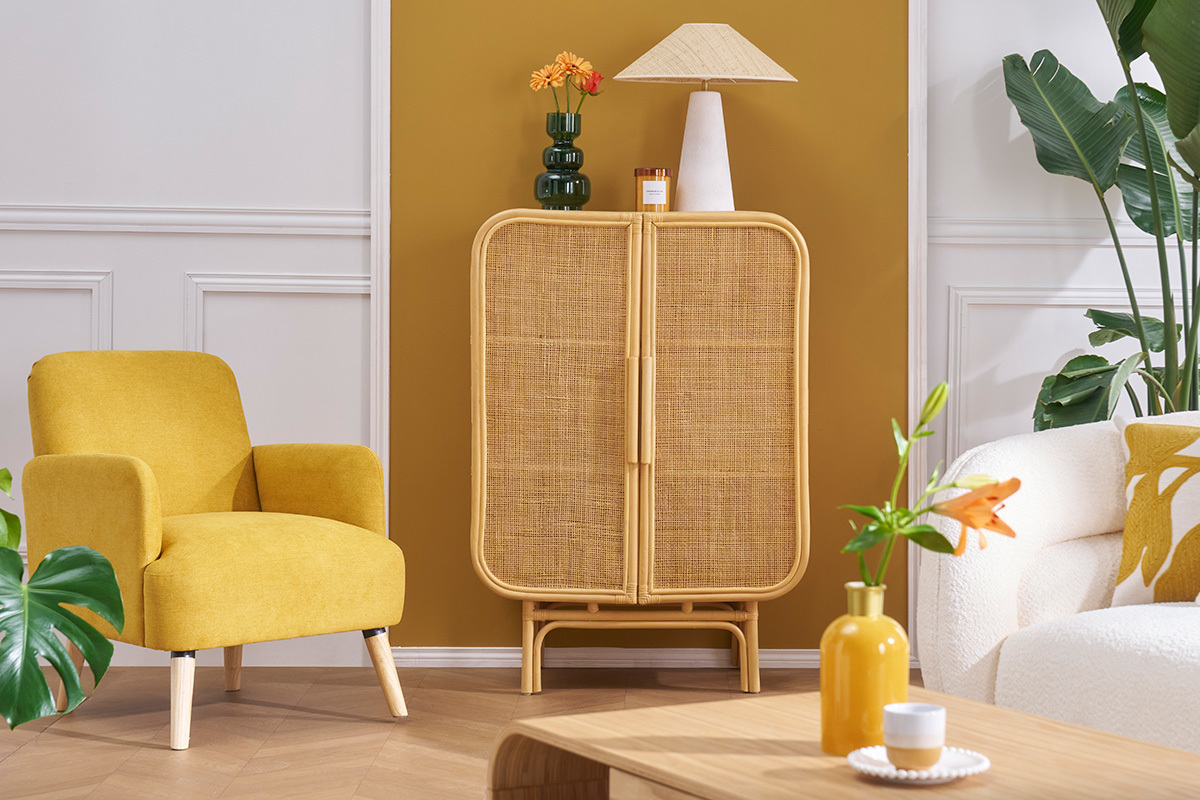 Silln nrdico de tejido efecto aterciopelado texturizado amarillo mostaza y madera ISKO
