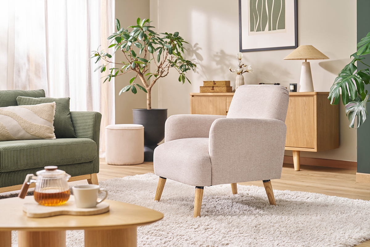 Silln nrdico de tejido efecto aterciopelado texturizado beige y madera ISKO