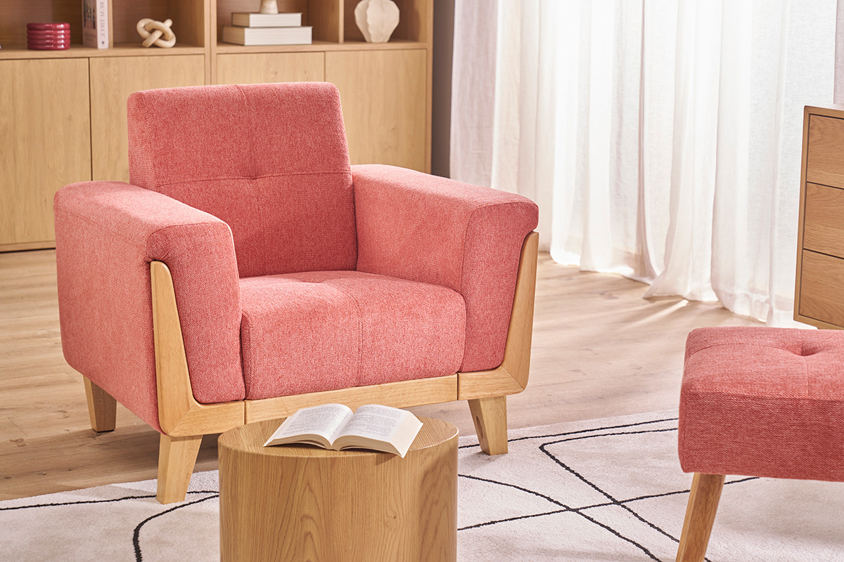 Sill�n n�rdico de tejido terracota y madera clara FJORD