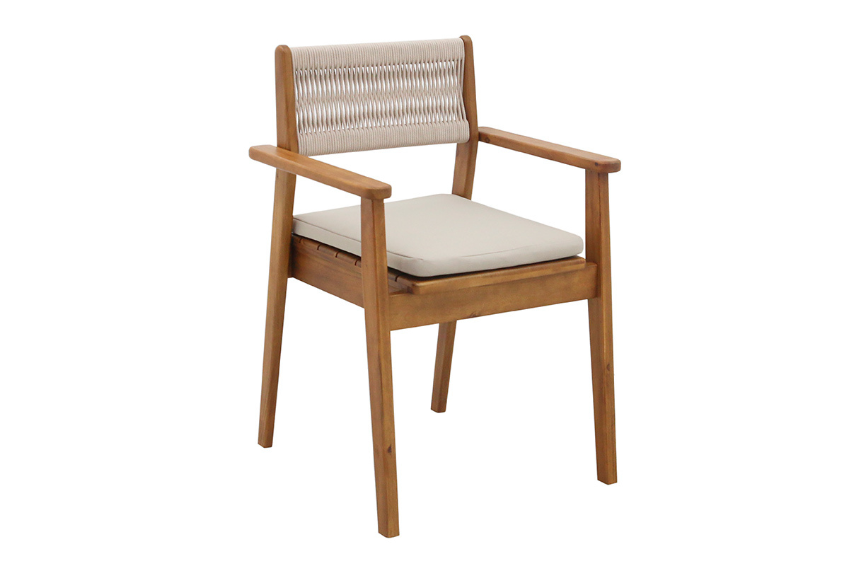 Sill�n de jard�n de madera de acacia y cuerda, vista 3/4 con coj�n beige.