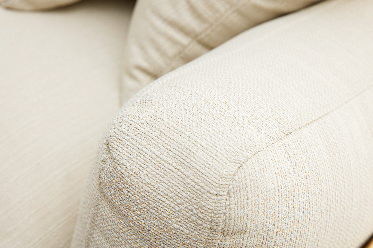 Sof 3 plazas blanco crema patas madera KYO