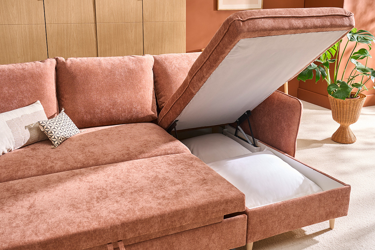 Sof cama con chaise longue 3-4 plazas con canap de tela color terracota y madera clara DRISS