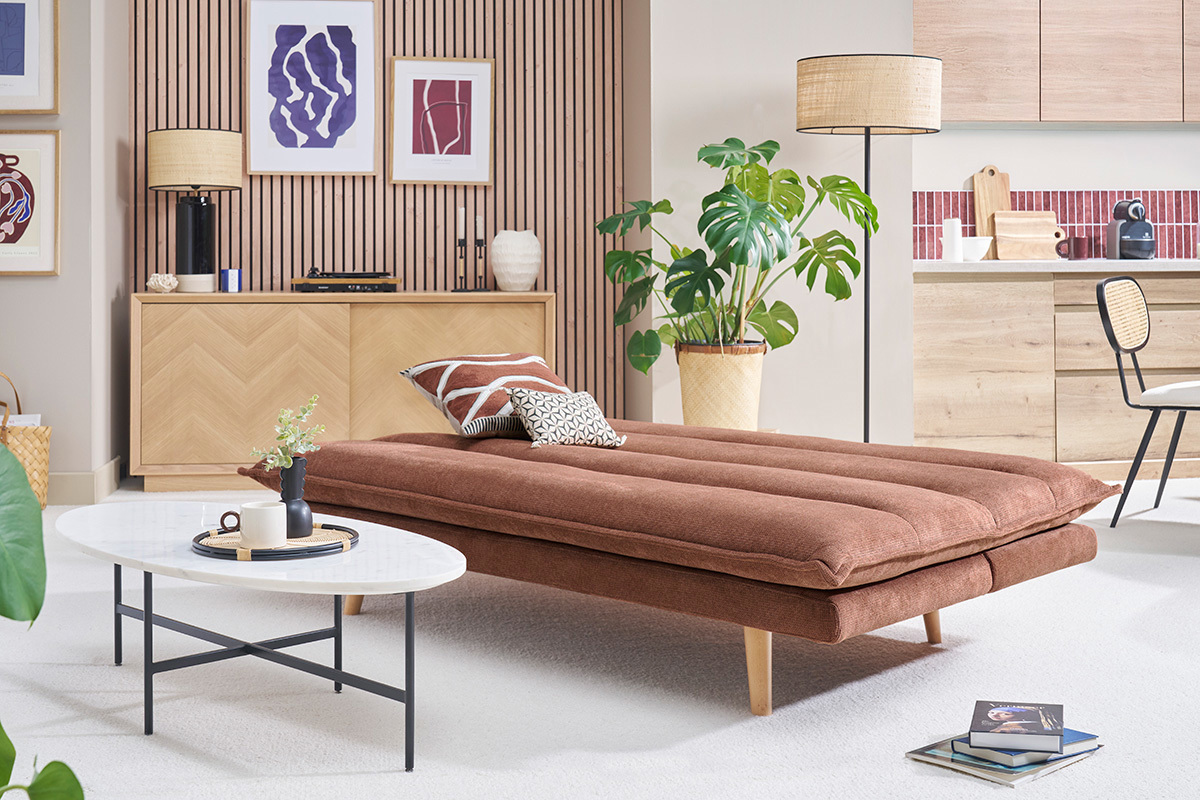 Sof� cama convertible de 3 plazas en tejido chenilla texturado tierra quemada y madera clara BINGO