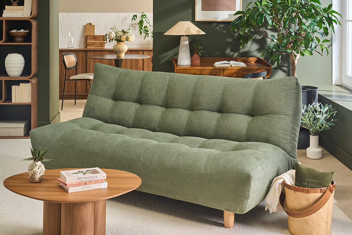 Sof� cama escandinavo de 3 plazas en tela de chenilla verde kaki y madera clara YUMI