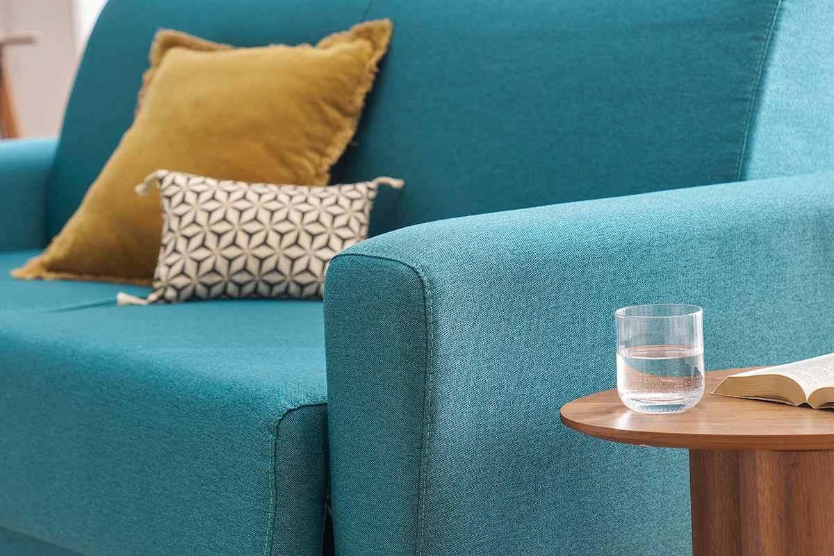 Sof convertible nrdico azul petrleo y madera GRAHAM