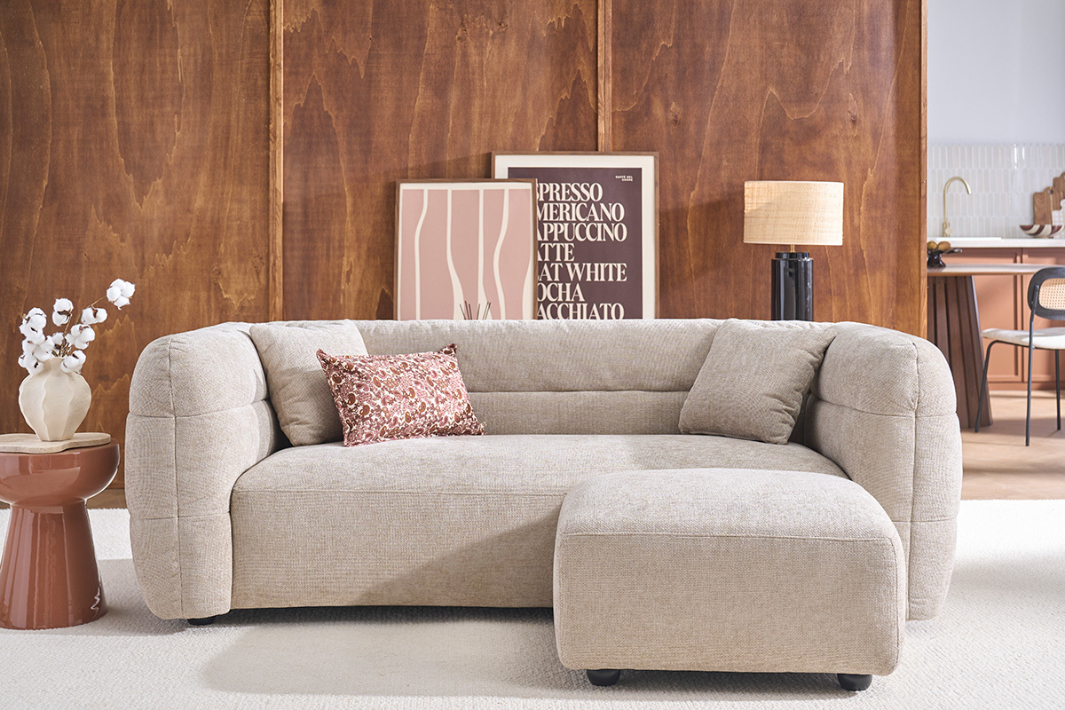 Sof� de 3 plazas y reposapi�s en tejido efecto terciopelo texturizado beige JOYA