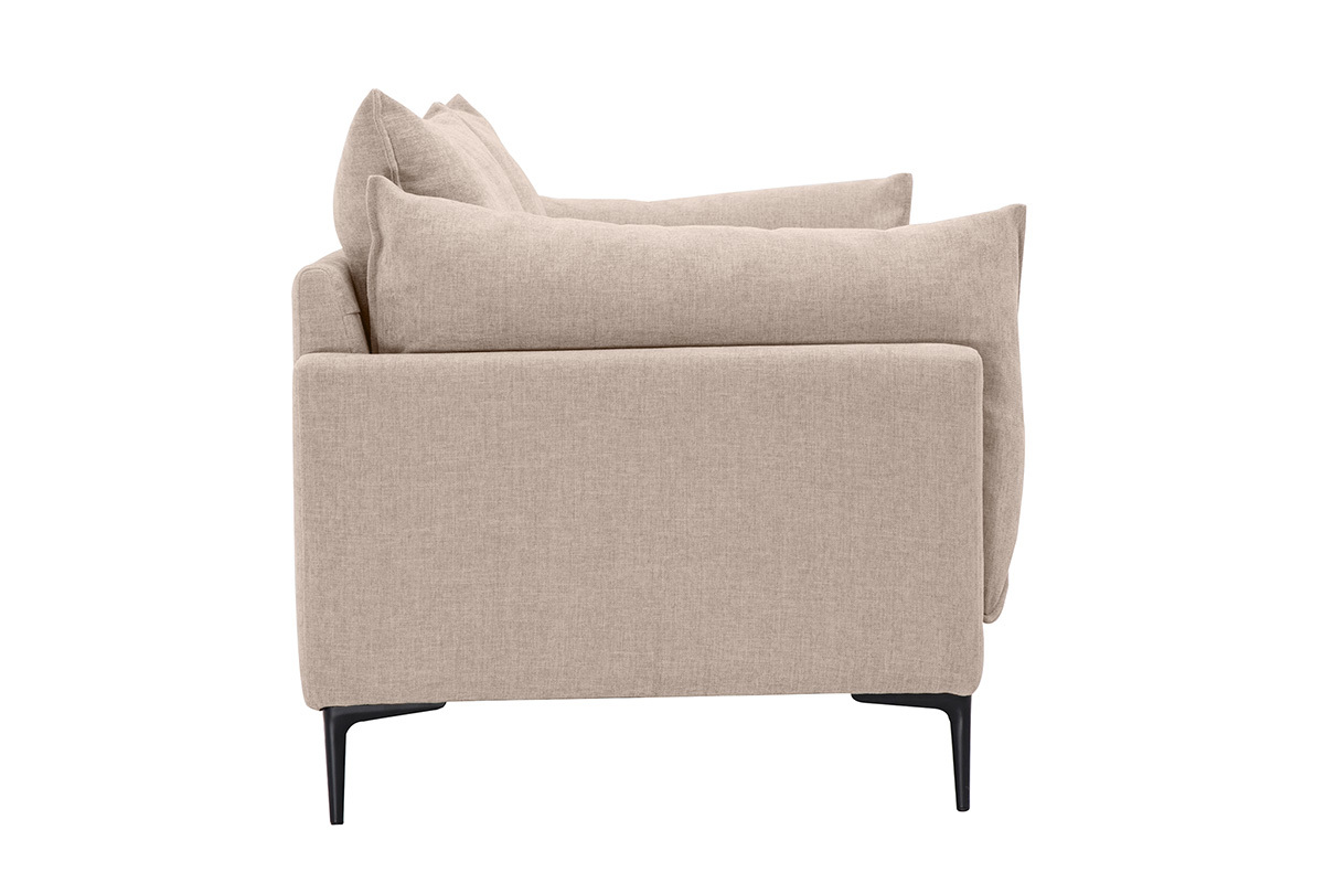 Sof� de dise�o de 3 plazas beige en tejido con efecto terciopelo, vista de perfil con reposabrazos y patas de metal negro.