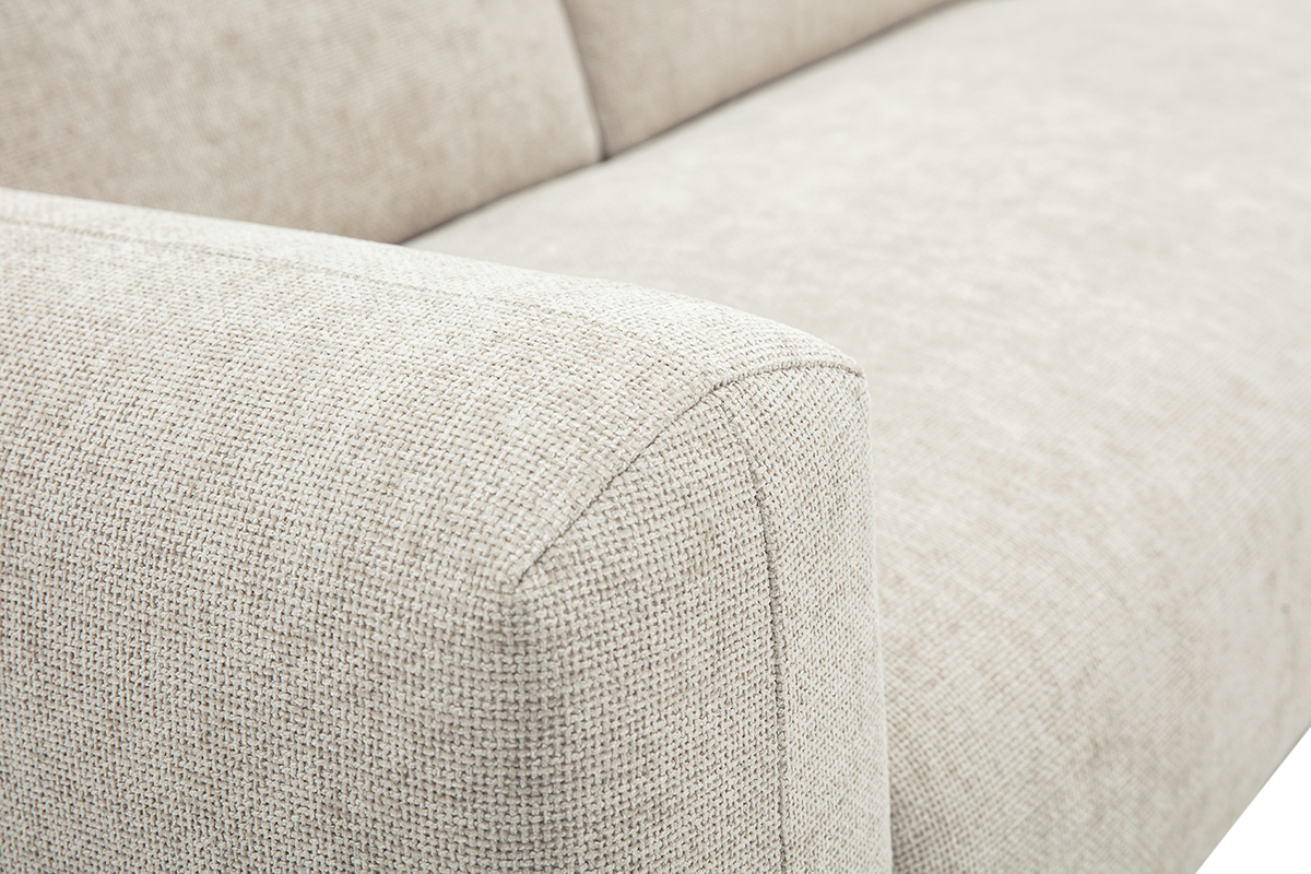 Primer plano de la tela efecto terciopelo texturado beige del sof� esquinero HORACIO.