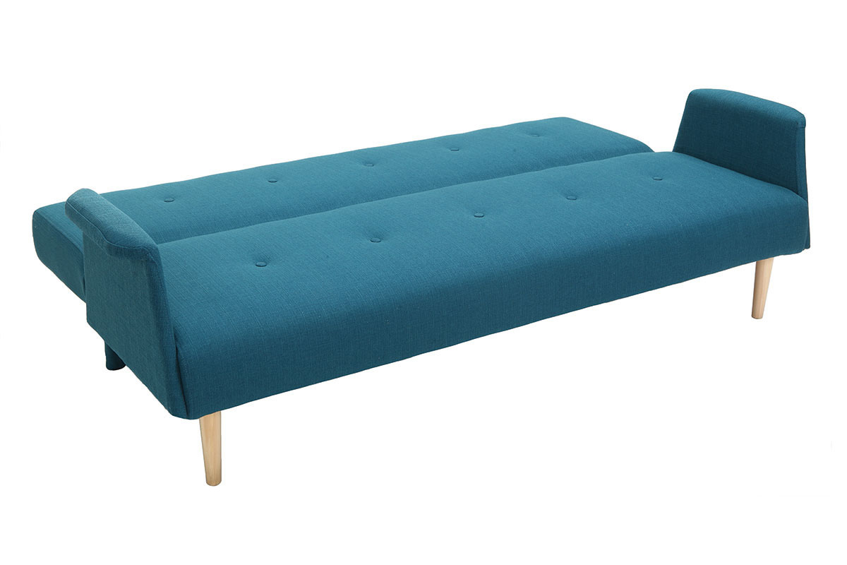 Sof� cama escandinavo de 3 plazas azul pato con patas de madera clara, vista de 3/4.