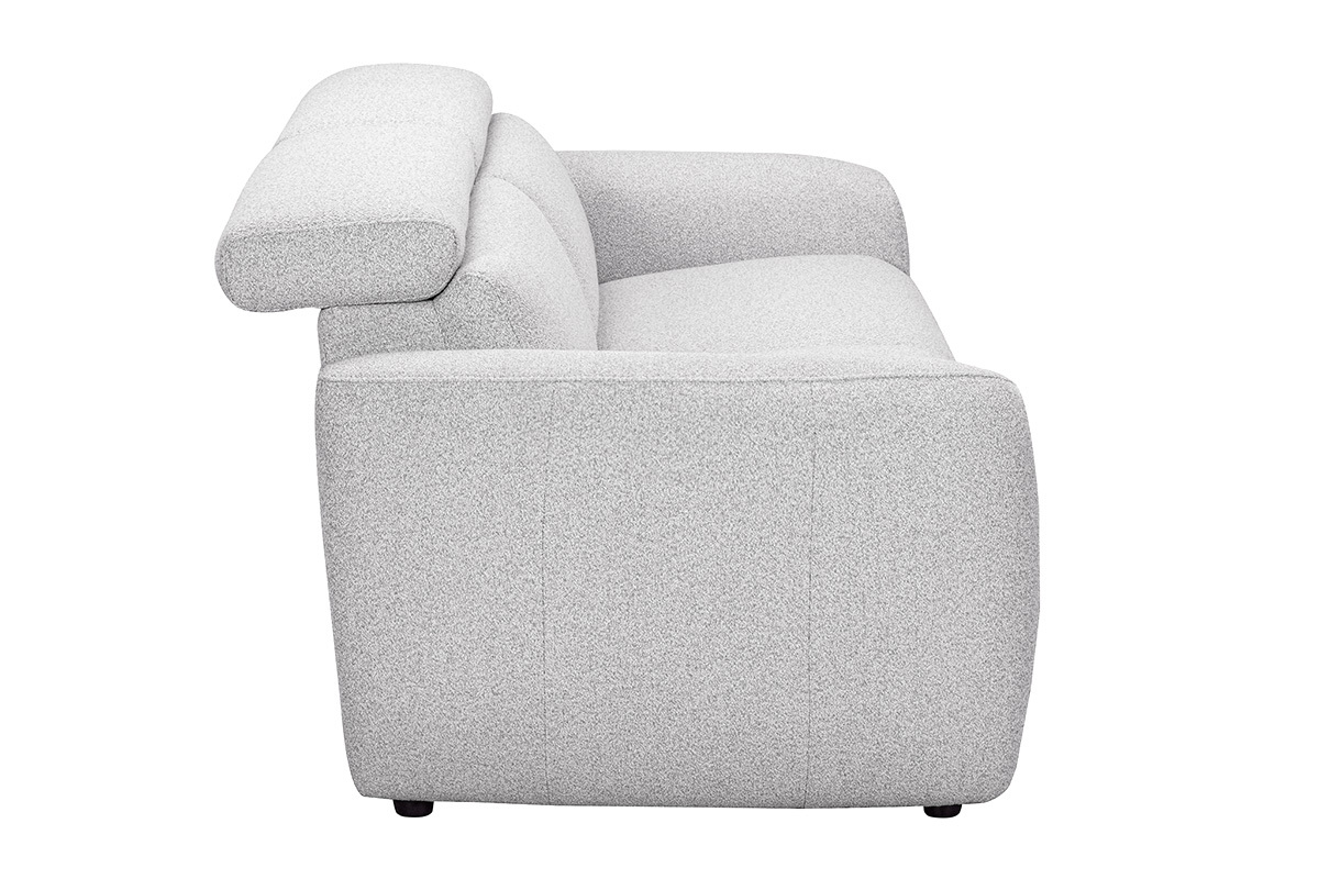 Sof� el�ctrico de 3 plazas gris claro vista de perfil, con reposacabezas ajustables y reposapi�s.