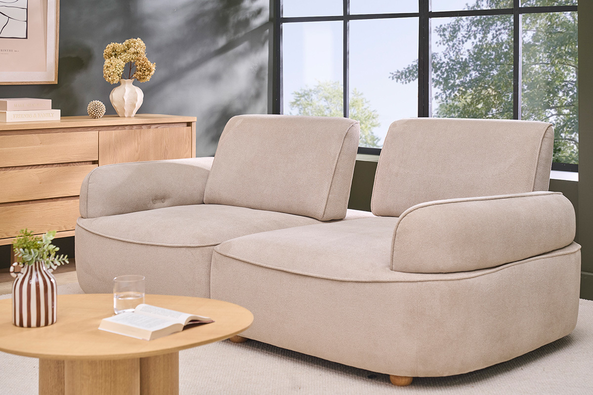 Sof� el�ctrico de 3 plazas en tejido chenilla beige y madera clara OTIS