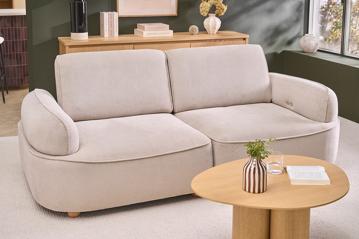 Sof� el�ctrico de 3 plazas en tejido chenilla beige y madera clara OTIS
