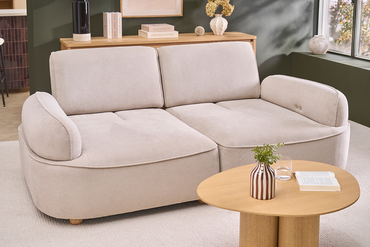 Sof� el�ctrico de 3 plazas en tejido chenilla gris y madera clara OTIS