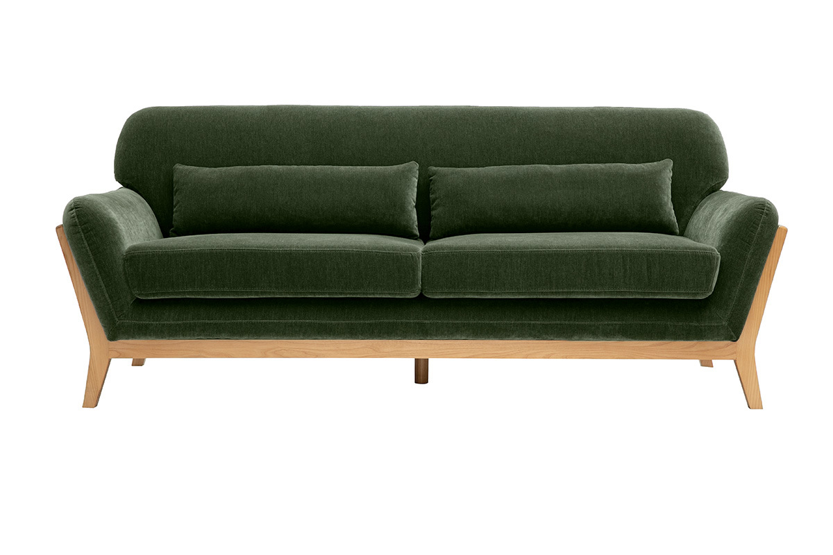Canap� escandinavo de 3 plazas en tejido con efecto terciopelo verde caqui y madera clara, vista frontal.