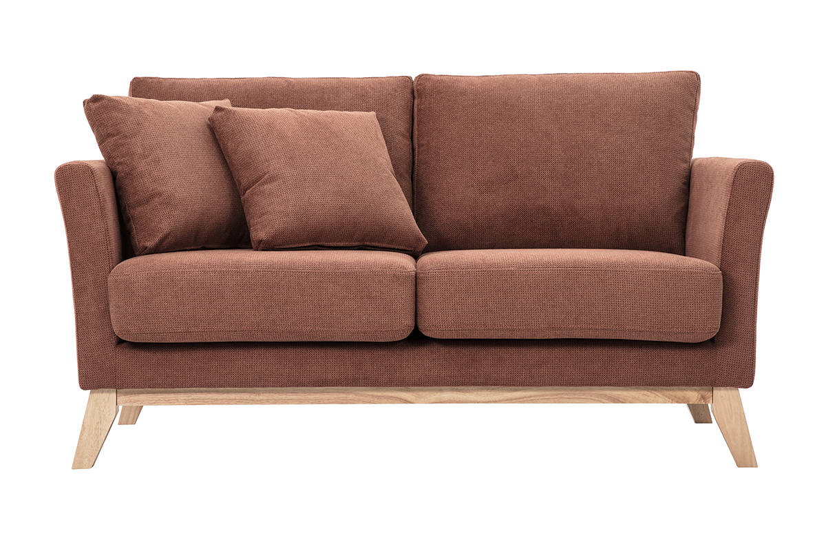 Sof� de 2 plazas en tela chenilla color tierra quemada y patas de madera clara, vista frontal.