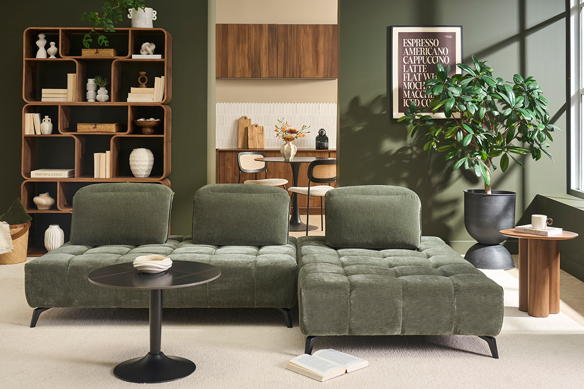 Sof� modular de 4 plazas con cabezales ajustables en tela efecto terciopelo verde caqui y metal negro OLMO