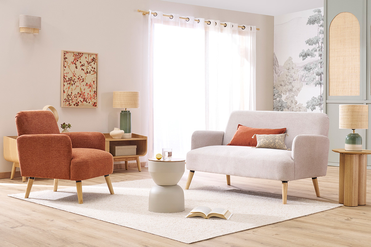 Sof nrdico 2 plazas de tejido efecto aterciopelado texturizado beige y madera clara ISKO