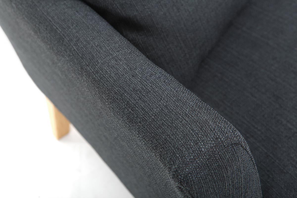 Sof nrdico 2 plazas desenfundable  gris oscuro y patas madera clara OSLO