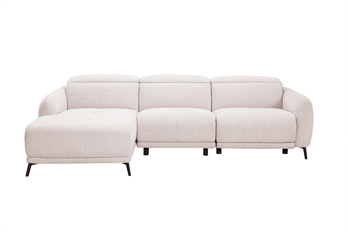 Canap� esquinero izquierdo el�ctrico beige, de 3-4 plazas, con reposacabezas ajustables, vista frontal.