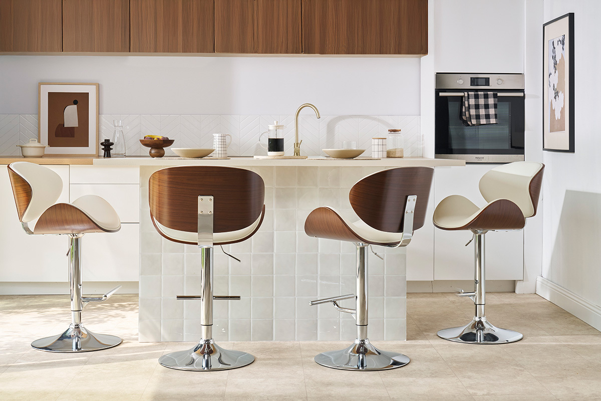 Taburete de bar de dise�o blanco y madera oscura WALNUT
