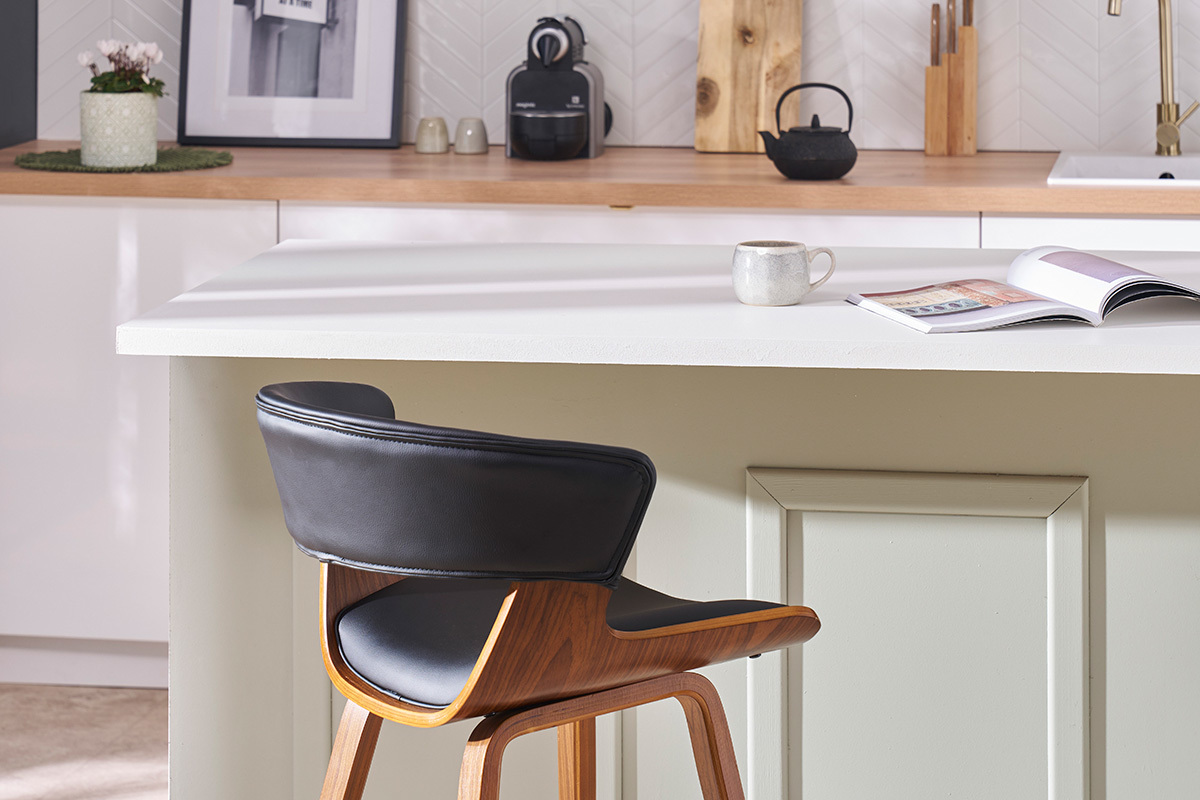 Taburete de cocina de diseo negro con madera oscura 65cm SYRAH
