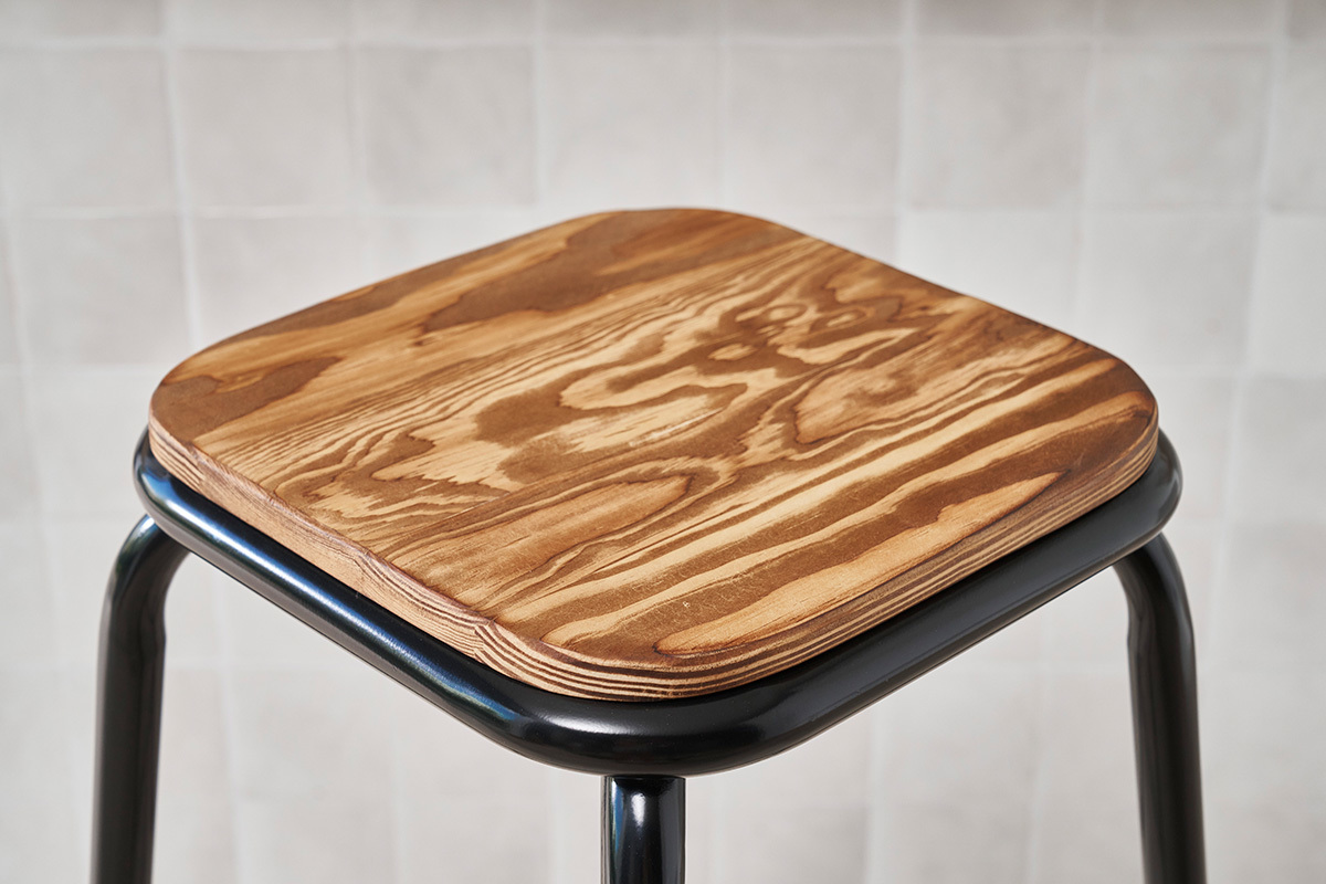 Taburete industrial negro y madera oscura 65 cm lote de 2 MEMPHIS