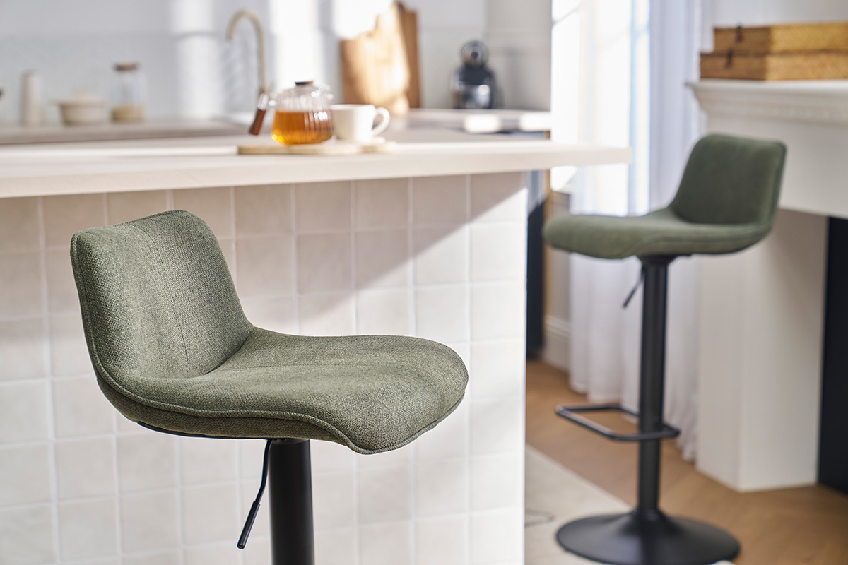 Taburetes de bar ajustables giratorios 360 en tela verde caqui y metal negro (lote de 2) BOOST