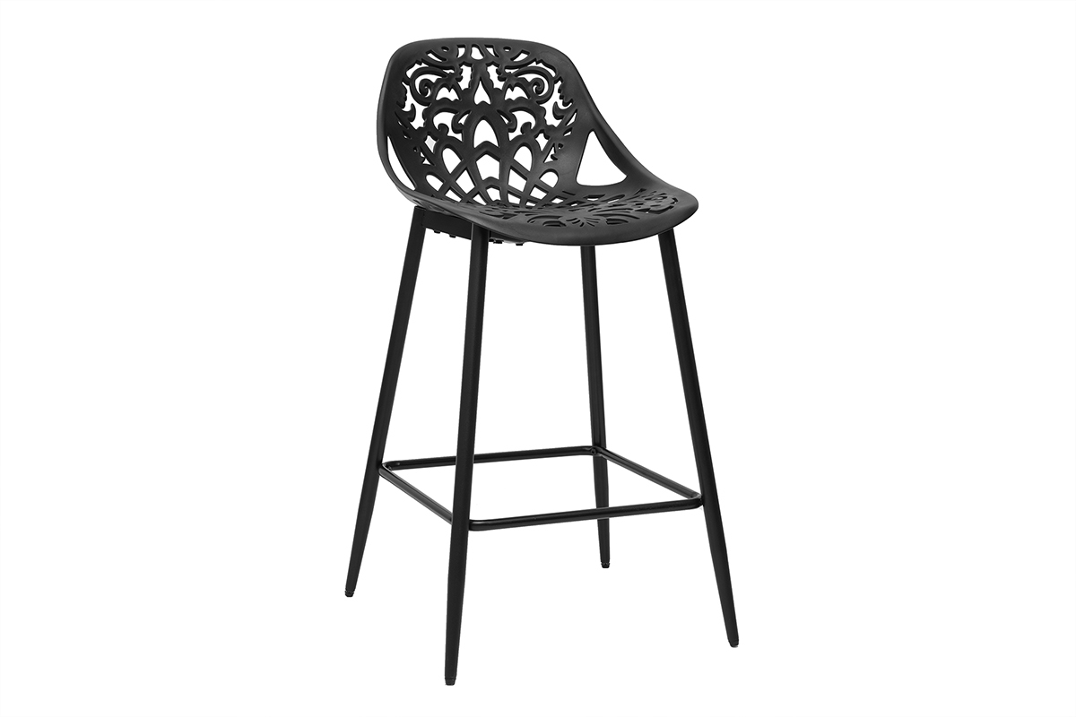 Taburete de bar negro con patr�n barroco en metal, vista de 3/4.