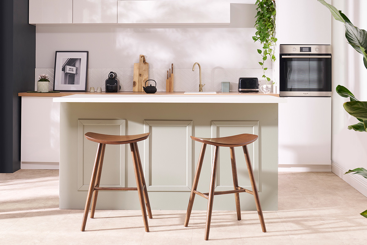 Taburetes de bar de nogal H65 cm (lote de 2) DEMORY