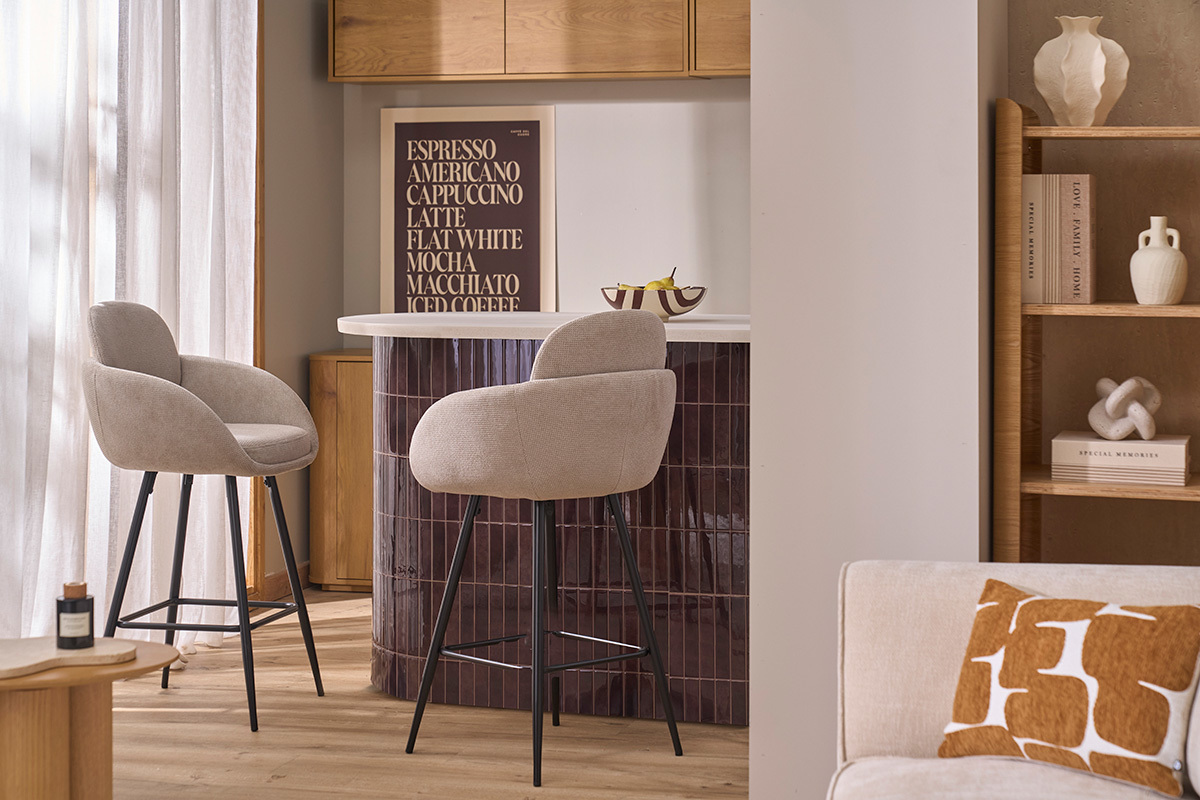 Taburetes de bar de tejido chenilla beige y metal negro H68.5 cm (lote de 2) SLAKE