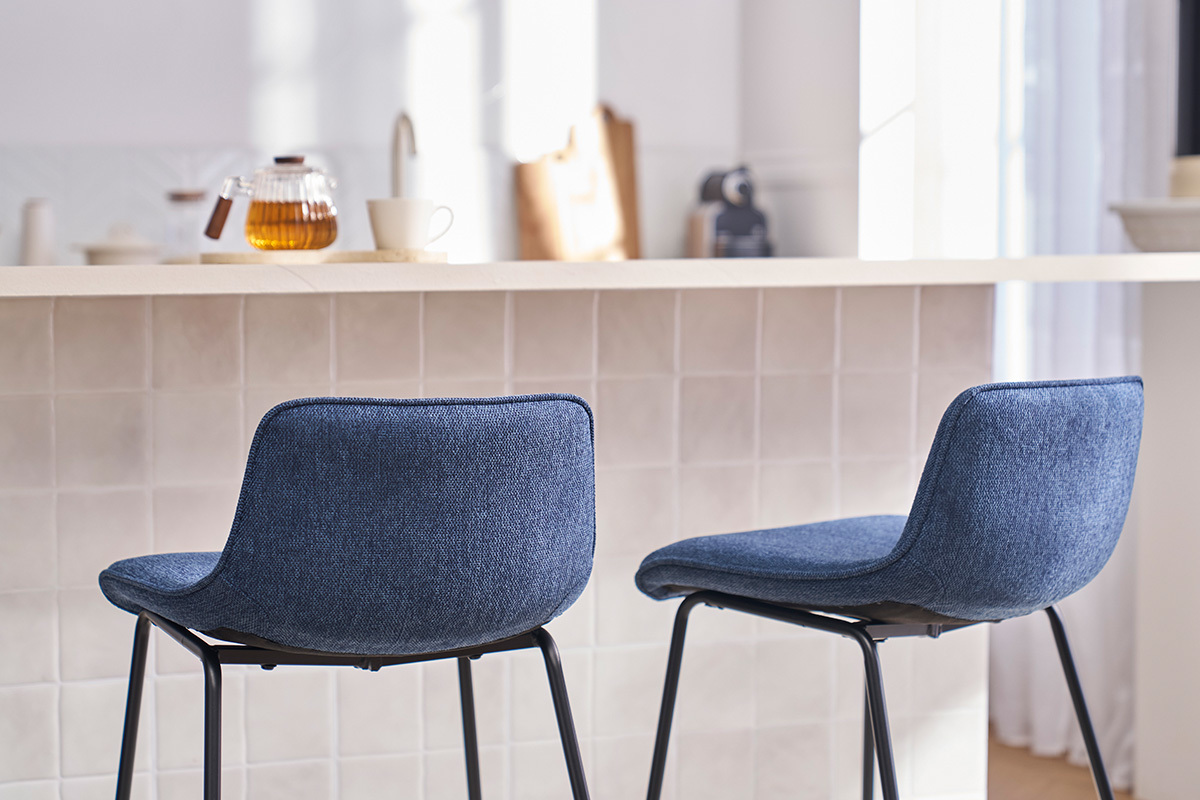 Taburetes de bar de tela con efecto terciopelo texturizado azul oscuro y metal H65 cm (juego de 2) BOOST